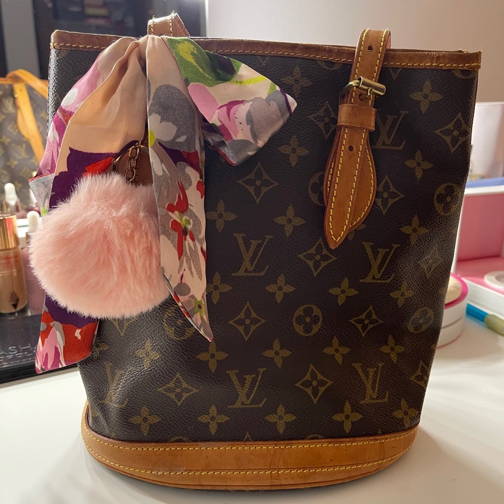 Authentic Louis Vuitton bucket bag